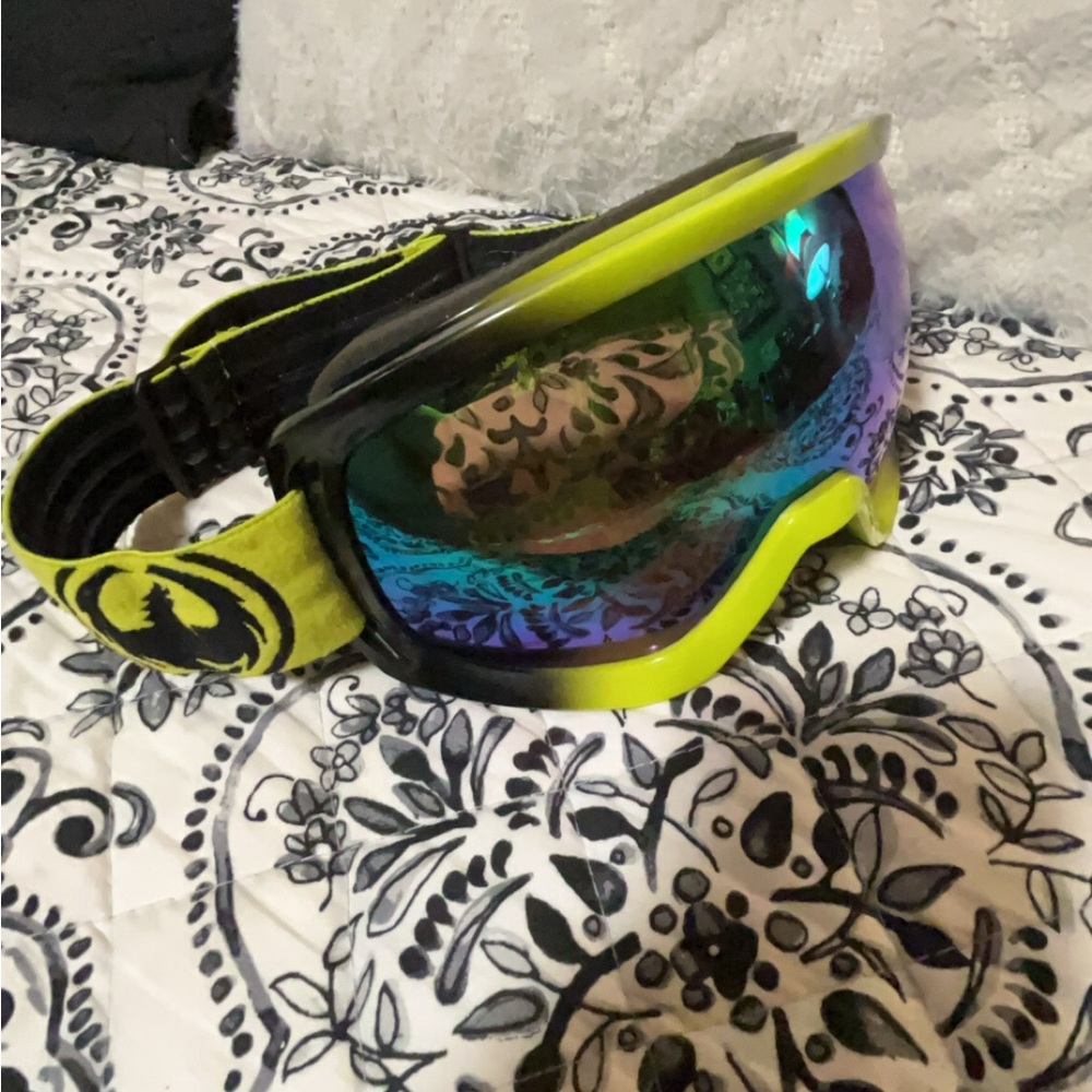 Dragon NFX goggles, which are popular for snowboarding and skiing ⛷️